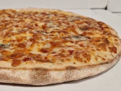 PIZZA MEDIANA 4 QUESOS
