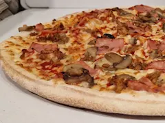 PIZZA MEDIANA 4 ESTACIONES